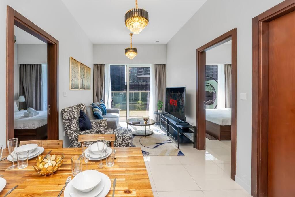 Reva Residences - 2 Bdr In Business Bay - Burj Khalifa Views Apartment *