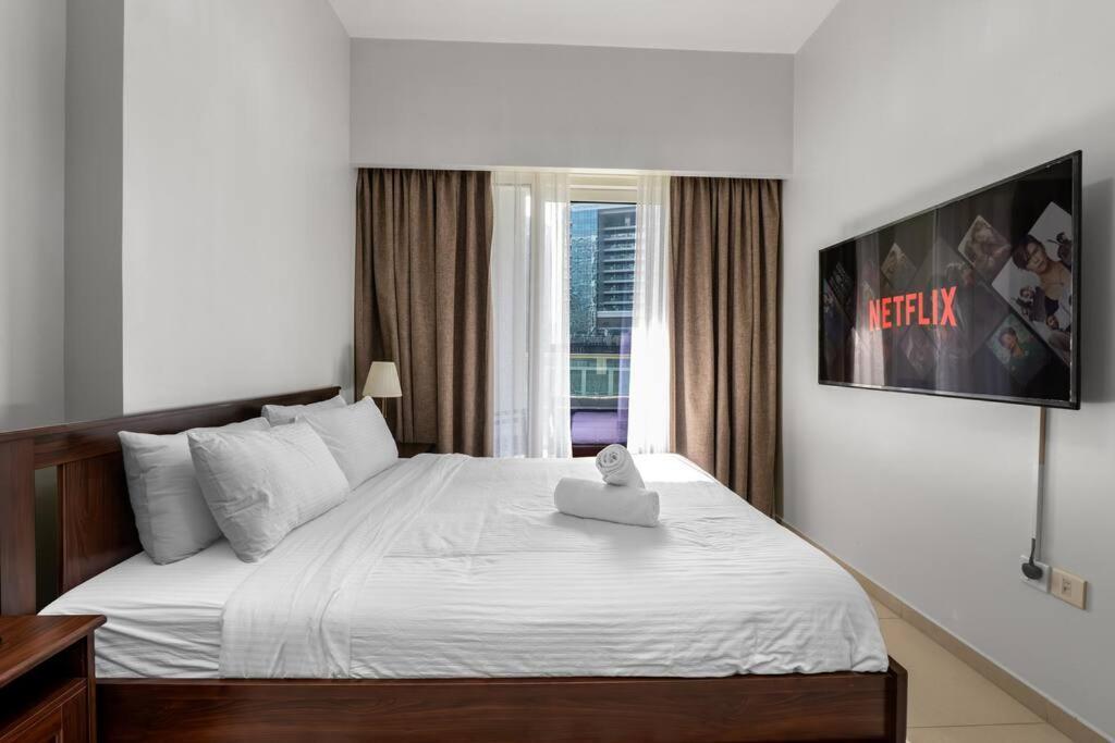 Reva Residences - 2 Bdr In Business Bay - Burj Khalifa Views Apartment