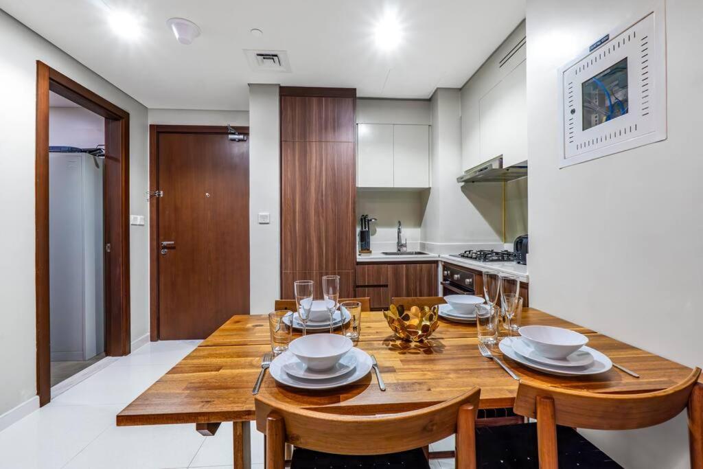 Reva Residences - 2 Bdr In Business Bay - Burj Khalifa Views *