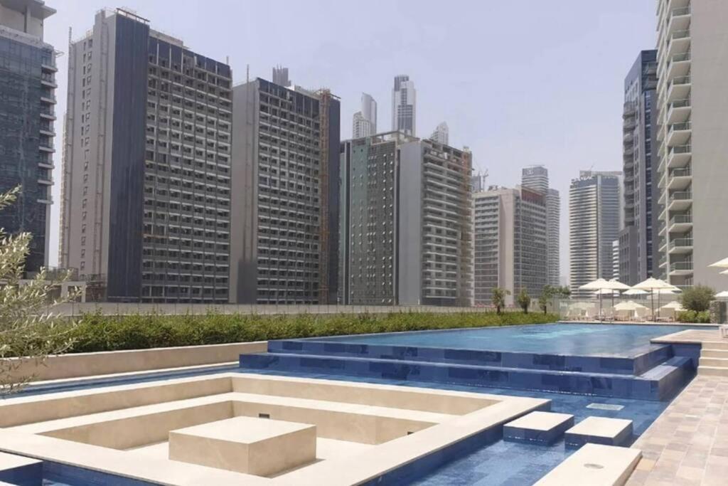 Reva Residences - 2 Bdr In Business Bay - Burj Khalifa Views Apartment