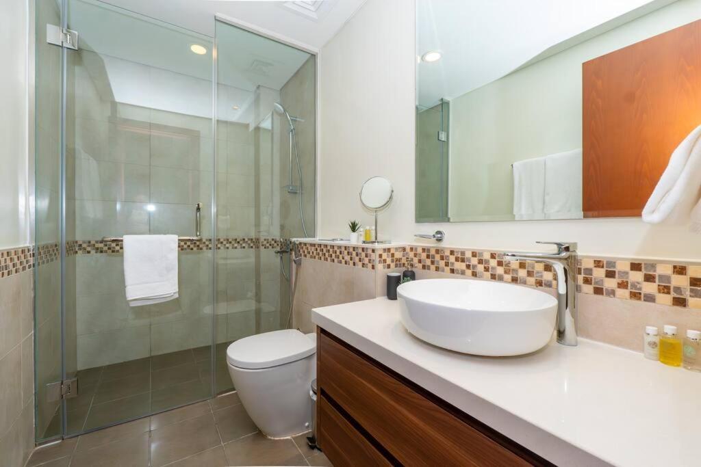 Reva Residences - 2 Bdr In Business Bay - Burj Khalifa Views Apartment *