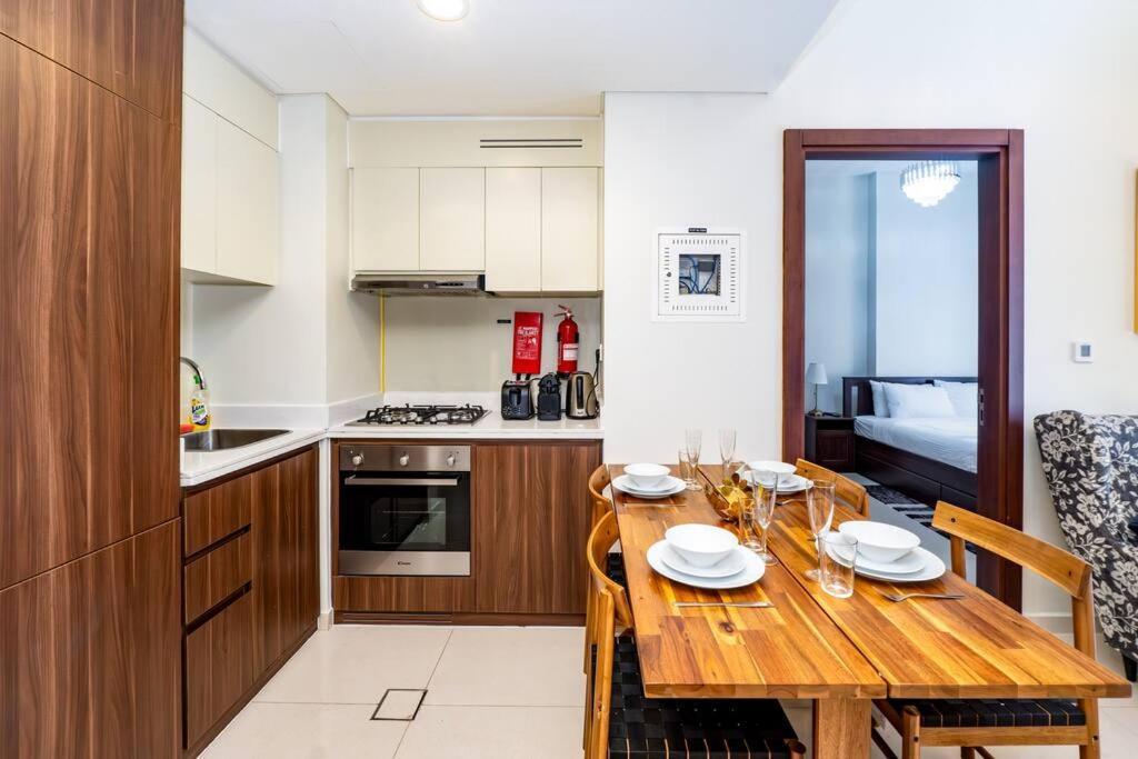 Reva Residences - 2 Bdr In Business Bay - Burj Khalifa Views Apartment *