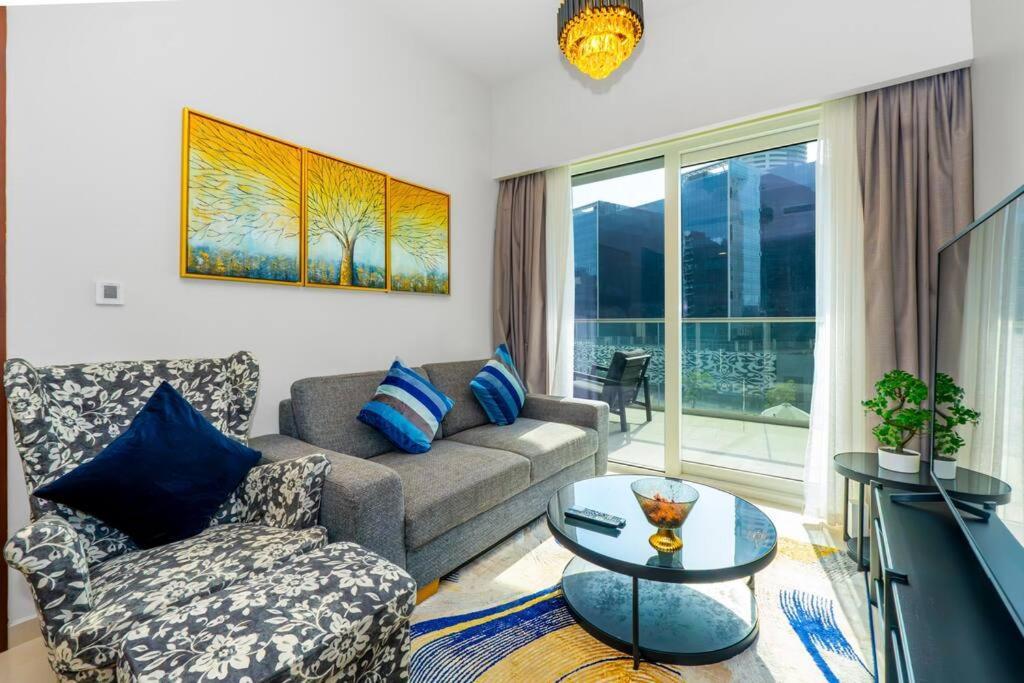 Reva Residences - 2 Bdr In Business Bay - Burj Khalifa Views *