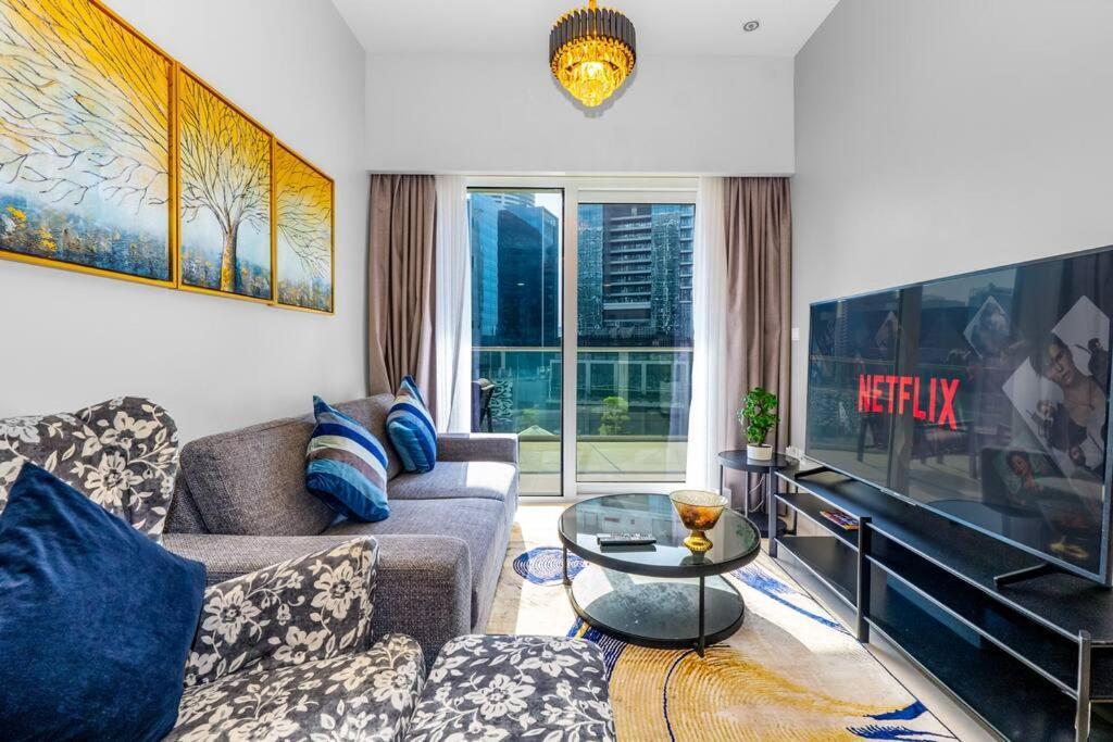 Reva Residences - 2 Bdr In Business Bay - Burj Khalifa Views Dubai